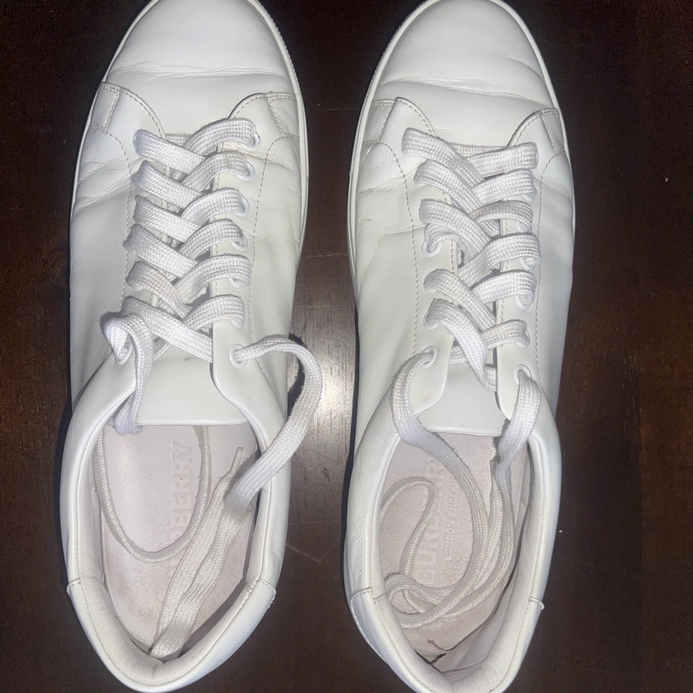 Burberry White Leather Sneakers with Minimalist Design - Picture 5 of 14